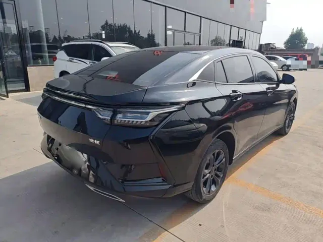 Dongfeng Yixuan — Фото автомобиля 6