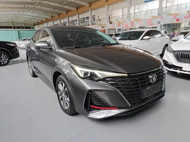 Changan Eado — Фото автомобиля 3