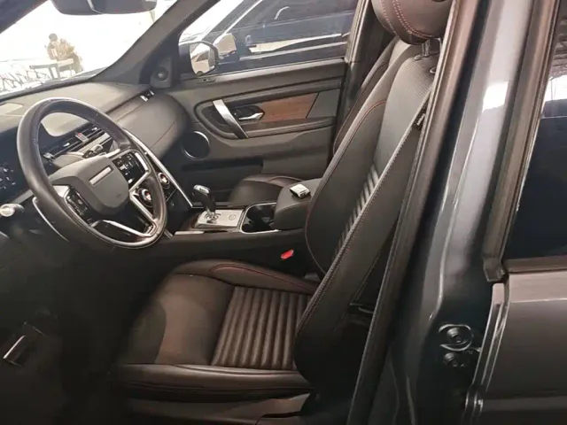 Land Rover Discovery Sport — Фото автомобиля 14