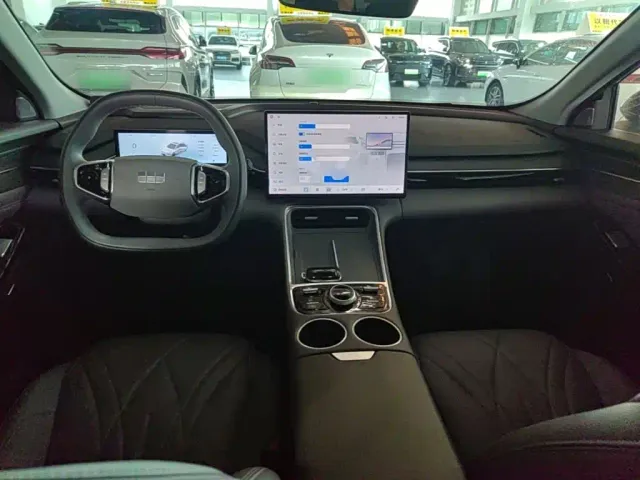 Geely Galaxy L6 — Фото автомобиля 9