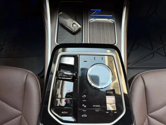 BMW 7 Series — Фото автомобиля 15