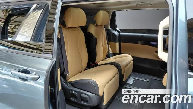 Kia Carnival Generation 4 — Фото автомобиля 17