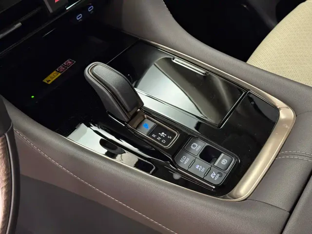 Toyota Alphard — Фото автомобиля 12