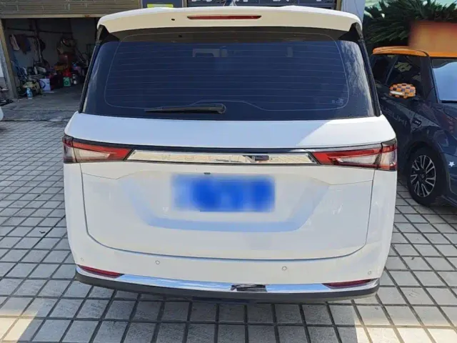 Wuling Jiachen — Фото автомобиля 5