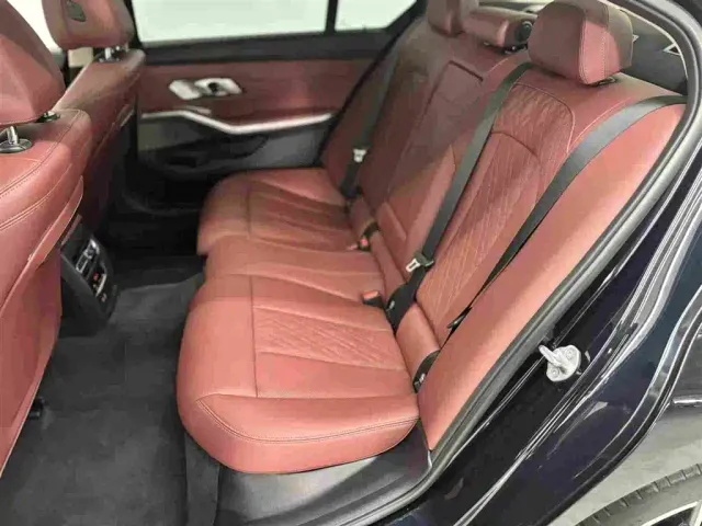 BMW 3 Series — Фото автомобиля 12