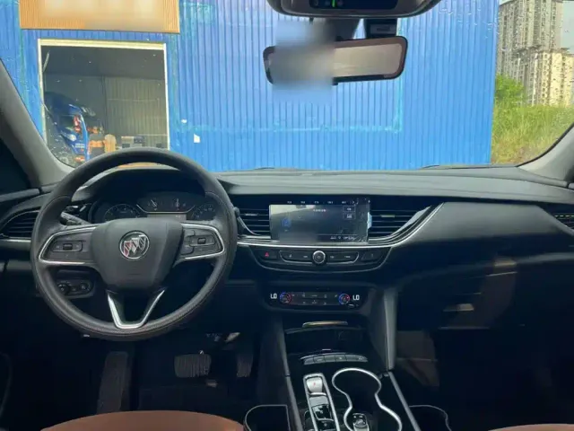 Buick Regal — Фото автомобиля 7
