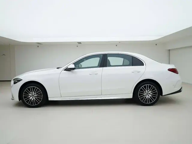 Mercedes-Benz C-Class — Фото автомобиля 3