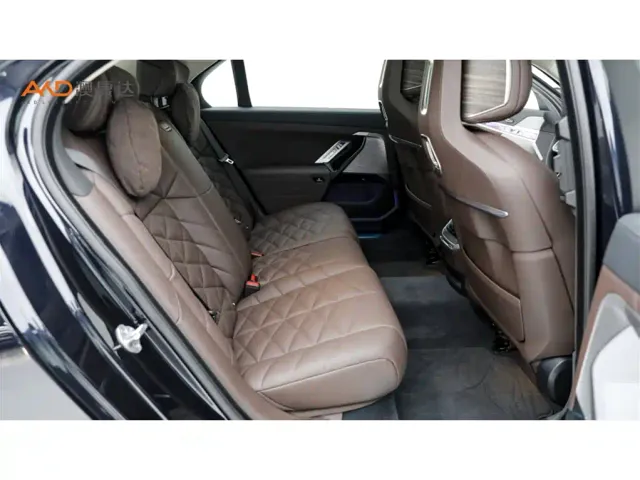 BMW 7 Series — Фото автомобиля 8