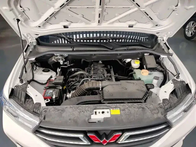 Wuling Hongguang — Фото автомобиля 19