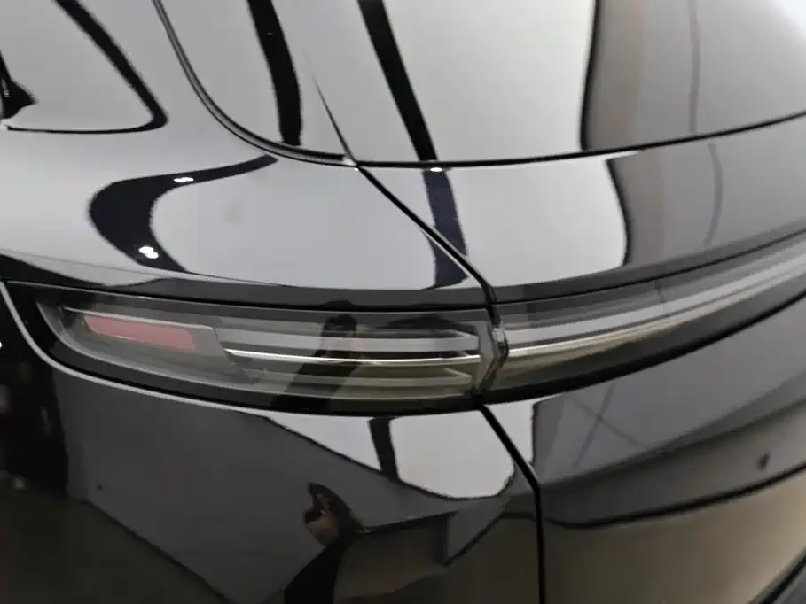 Li Auto Li Auto L7 2023 Pro — Фото автомобиля 27