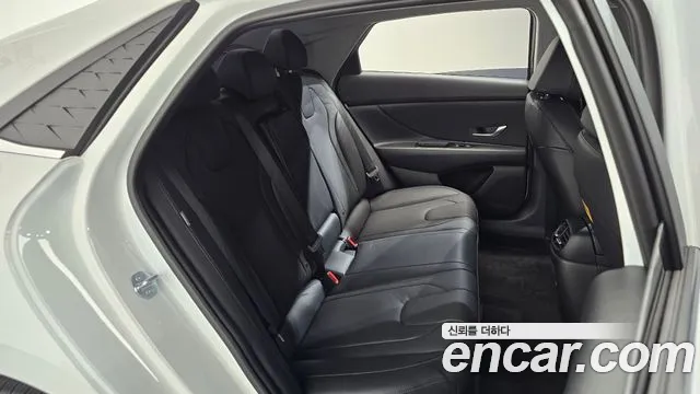 Hyundai AVANTE Новый Avante (CN7) — Фото автомобиля 12