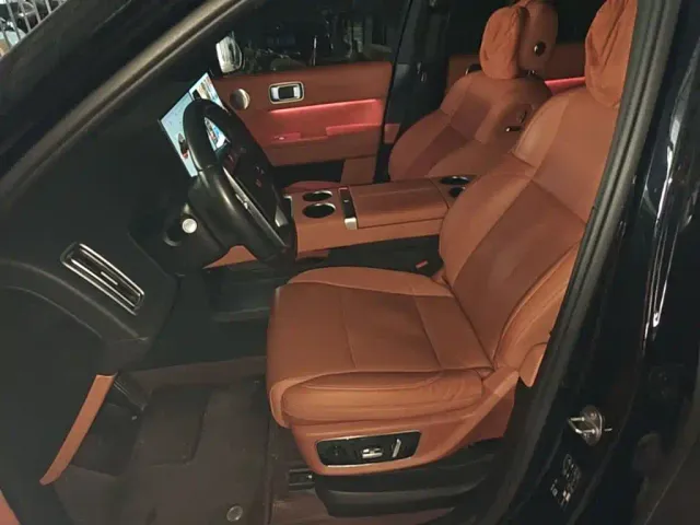 Li Auto L9 — Фото автомобиля 14