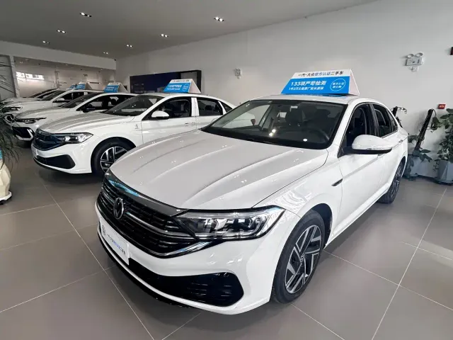 Фотография автомобиля — Volkswagen Sagitar