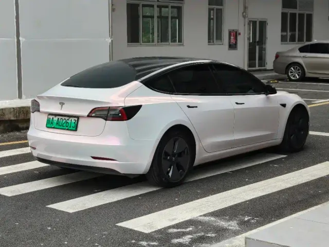 Tesla Model 3 — Фото автомобиля 8