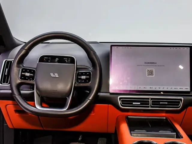 Li Auto L8 — Фото автомобиля 27