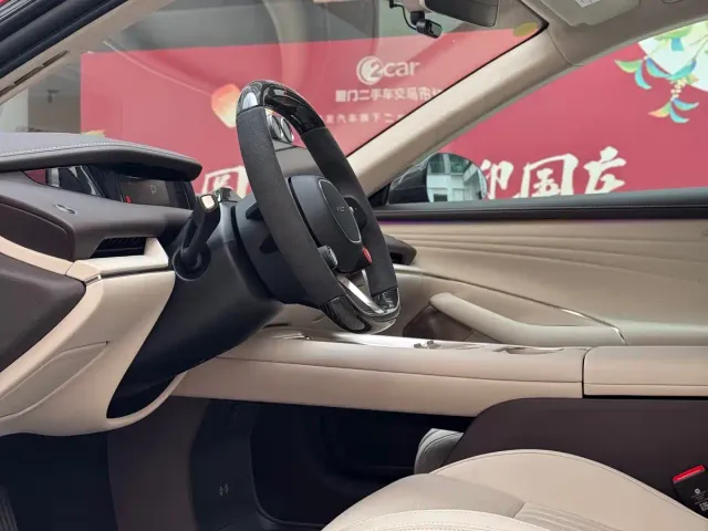 Xiaomi SU7 — Фото автомобиля 8