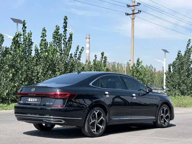 Volkswagen Passat — Фото автомобиля 10