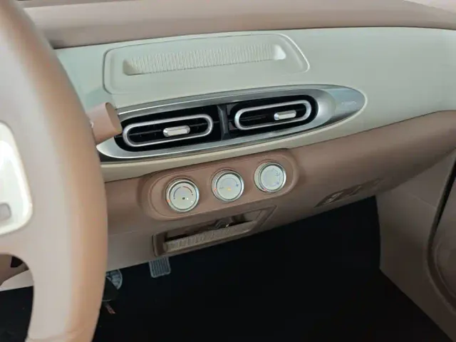 Wuling Hongguang Mini EV — Фото автомобиля 12