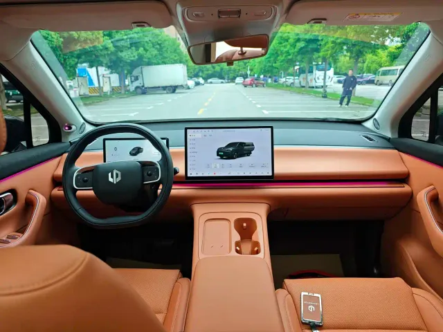 Leapmotor C10 — Фото автомобиля 5