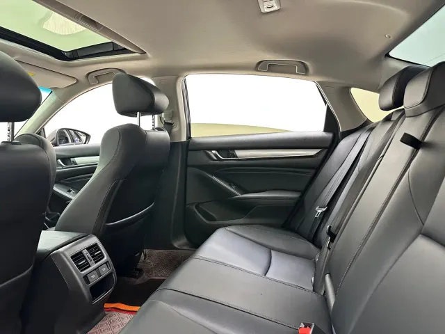Honda Accord — Фото автомобиля 17