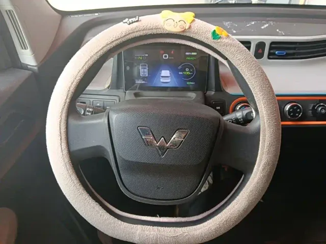 Wuling Hongguang Mini EV — Фото автомобиля 10