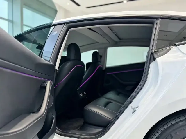 Tesla Model 3 — Фото автомобиля 6