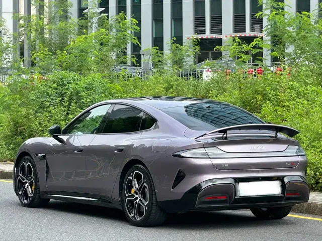 Xiaomi SU7 — Фото автомобиля 15