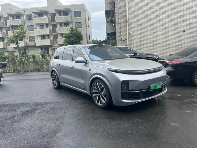 Li Auto L9 — Фото автомобиля 3