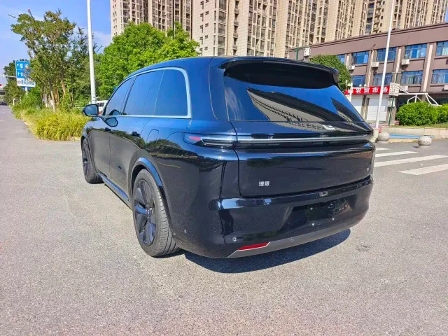 Li Auto L8 — Фото автомобиля 6