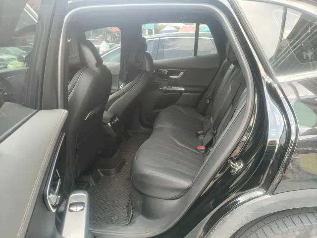 Mercedes-Benz EQE SUV — Фото автомобиля 9
