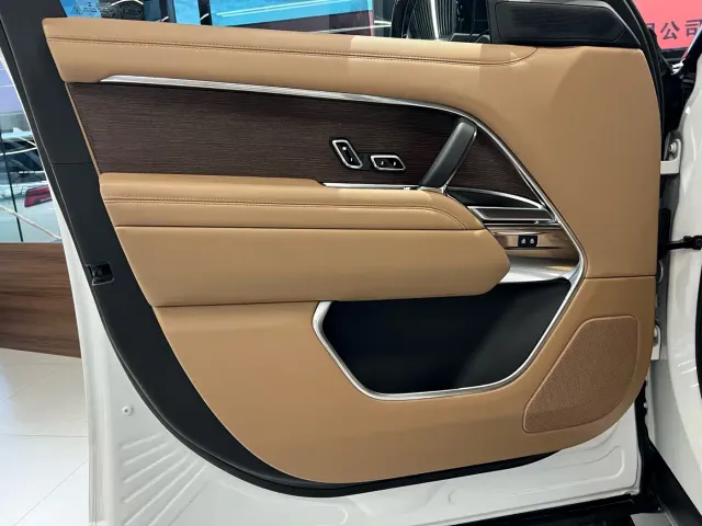 Land Rover Range Rover — Фото автомобиля 16