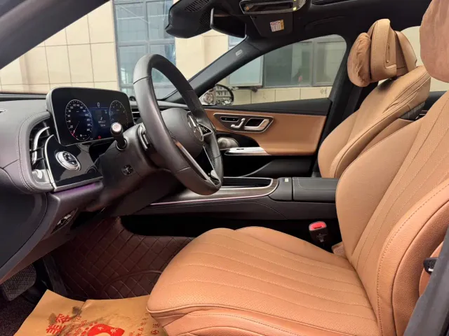 Mercedes-Benz E-Class — Фото автомобиля 6
