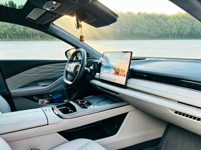 Geely Galaxy Xingyao 8 — Фото автомобиля 11