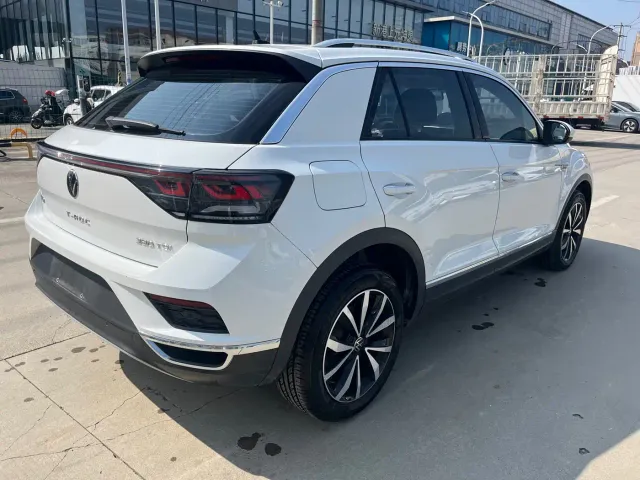 Volkswagen T-Roc — Фото автомобиля 6