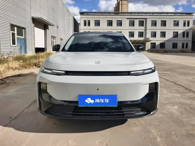 Leapmotor B10 — Фото автомобиля 2