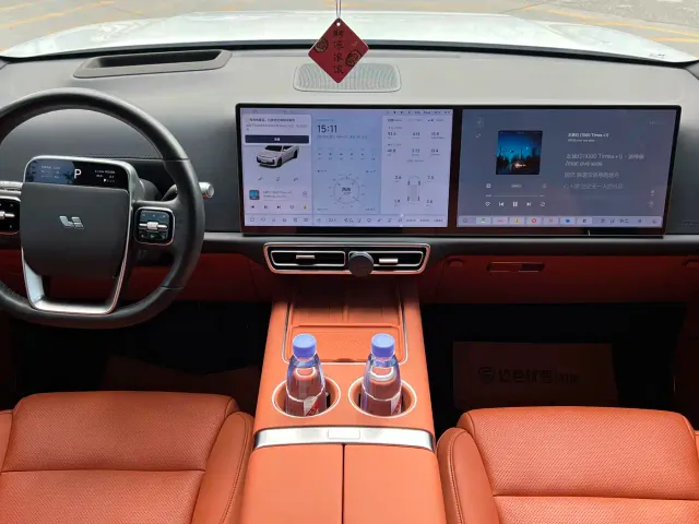 Li Auto L7 — Фото автомобиля 8