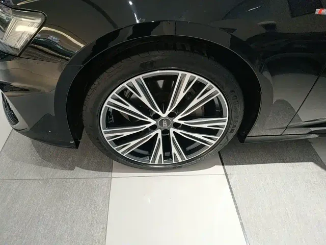 Audi A6L — Фото автомобиля 24