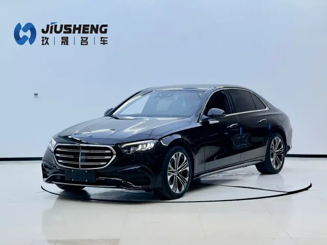 Фотография автомобиля — Mercedes-Benz E-Class