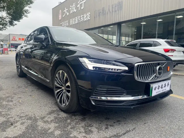 Volvo S90 — Фото автомобиля 3