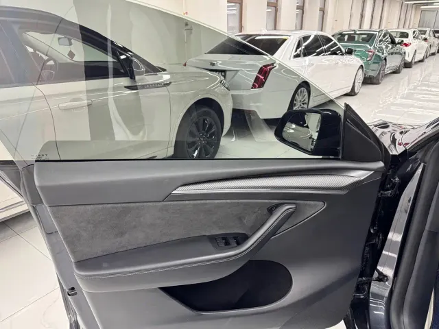 Tesla Model Y — Фото автомобиля 7
