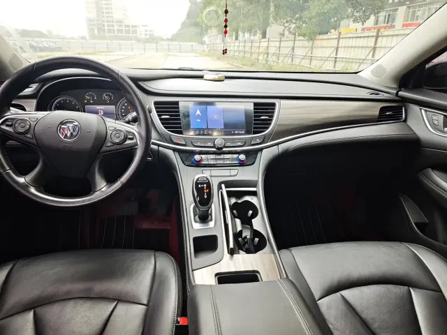 Buick LaCrosse — Фото автомобиля 5