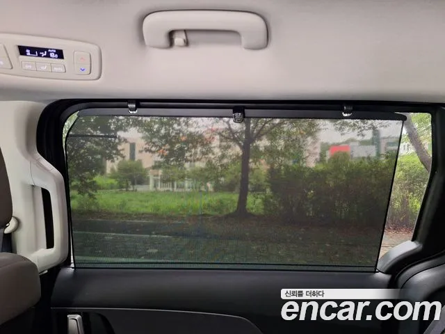 Kia Carnival Generation 4 — Фото автомобиля 14