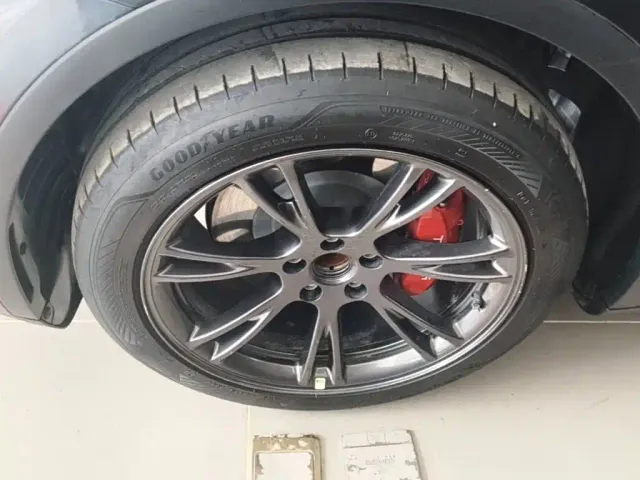 Tesla Model Y — Фото автомобиля 22
