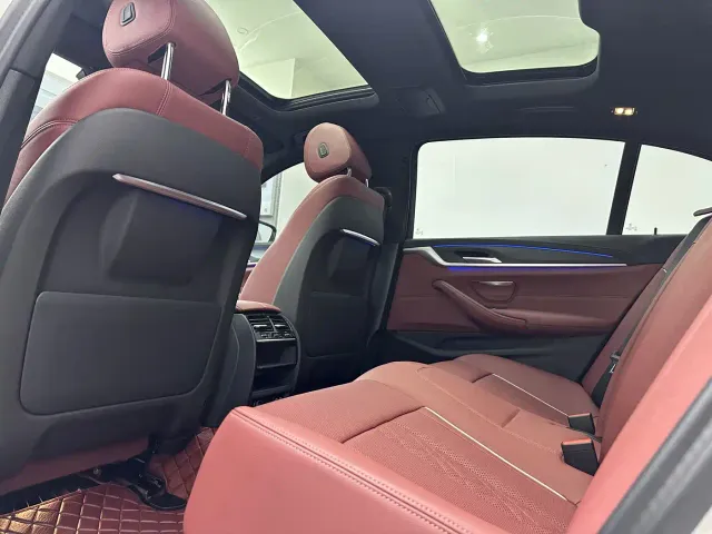 BMW 5 Series — Фото автомобиля 13