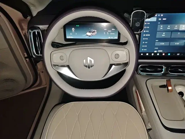 Leapmotor B01 — Фото автомобиля 6