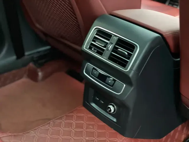 Audi Q5L — Фото автомобиля 11