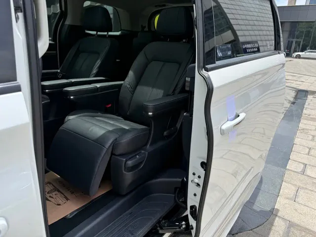GAC Trumpchi M8 — Фото автомобиля 29