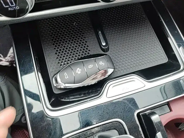 Hongqi HS5 — Фото автомобиля 14