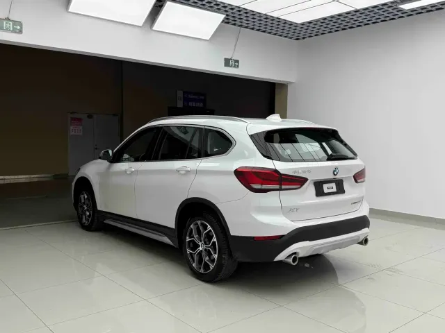BMW X1 — Фото автомобиля 4