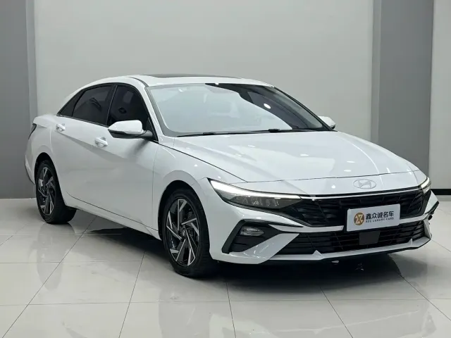 Hyundai Elantra — Фото автомобиля 2